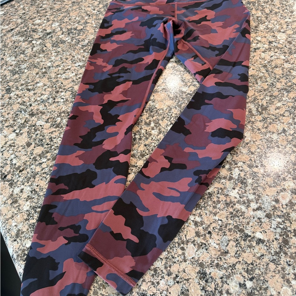 Lululemon Camouflage Leggings - Pink & Blue Camo